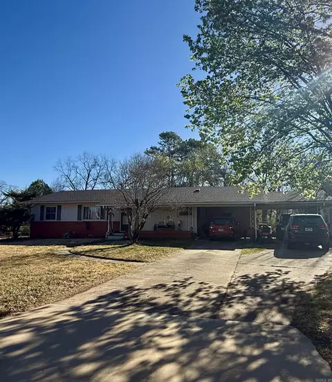 504 N Montgomery St, Clarksville, AR 72830
