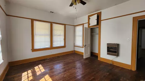 Bedroom - 812-814 W 5th Ave, Pine Bluff, AR 71601 photo 3 of 4