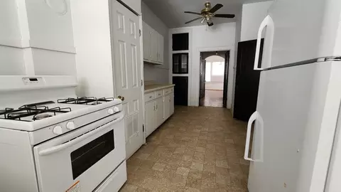 Kitchen - 812-814 W 5th Ave, Pine Bluff, AR 71601 photo 2 of 3
