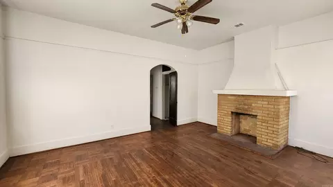 Living - 812-814 W 5th Ave, Pine Bluff, AR 71601 photo 1 of 2