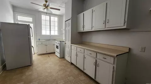 Kitchen - 812-814 W 5th Ave, Pine Bluff, AR 71601 photo 1 of 3