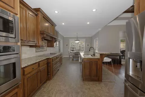 Kitchen - 11039 Stonehill Dr, Alexander, AR 72002 photo 3 of 4