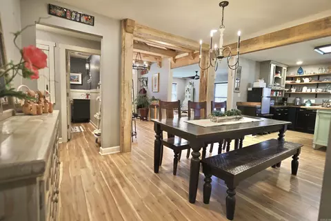 Dining - 9808 Crossroads, Benton, AR 72019 photo 2 of 3