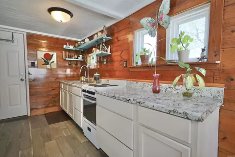 Kitchen - 9808 Crossroads, Benton, AR 72019 photo 4 of 4