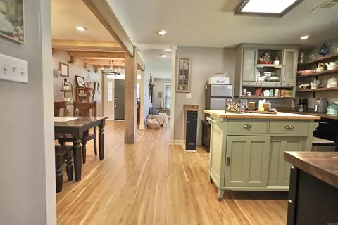 Entry Way - 9808 Crossroads, Benton, AR 72019 photo 4 of 4