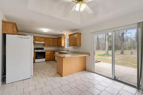 Kitchen - 474 Jo Lynn, Bauxite, AR 72011 photo 1 of 7