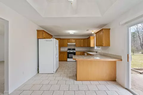 Kitchen - 474 Jo Lynn, Bauxite, AR 72011 photo 2 of 7