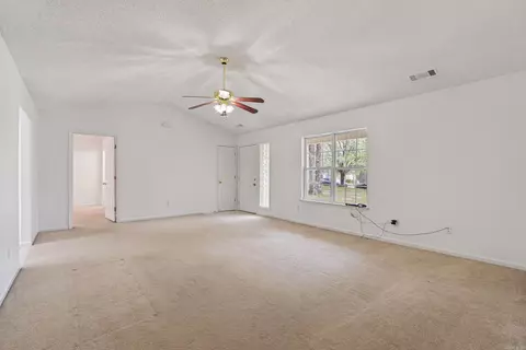 Living - 474 Jo Lynn, Bauxite, AR 72011 photo 3 of 5