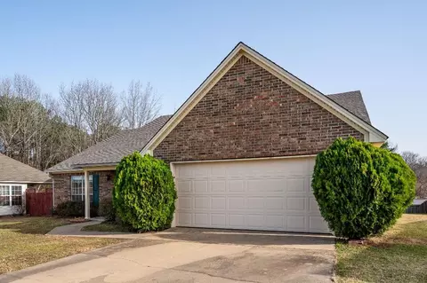 323 Lamplighter Dr, Haskell, AR 72015 photo 3