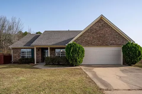 323 Lamplighter Dr, Haskell, AR 72015 photo 1