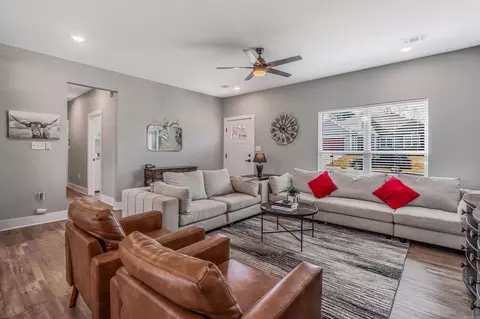 Living - 11 Canten Cv, Greenbrier, AR 72058 photo 2 of 3