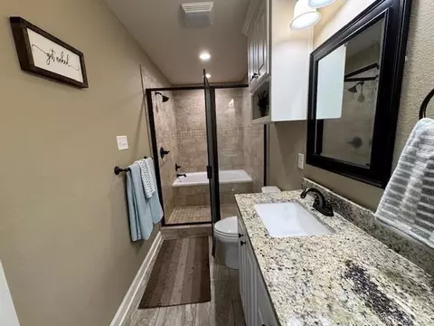 Bath - 345 Bobwhite Cir, Lonoke, AR 72086 photo 2 of 4