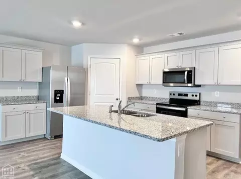 Kitchen - 112 Terry Dr, Brookland, AR 72417 photo 2 of 3