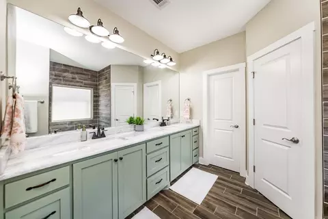 Bath - 1120 Aberdour Dr, Cabot, AR 72023 photo 1 of 8