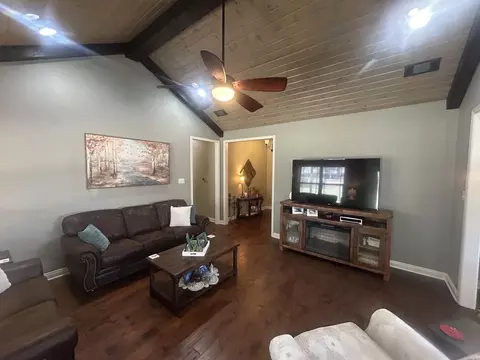 Living - 109 Cedar Fence Dr, Beebe, AR 72012 photo 1 of 2