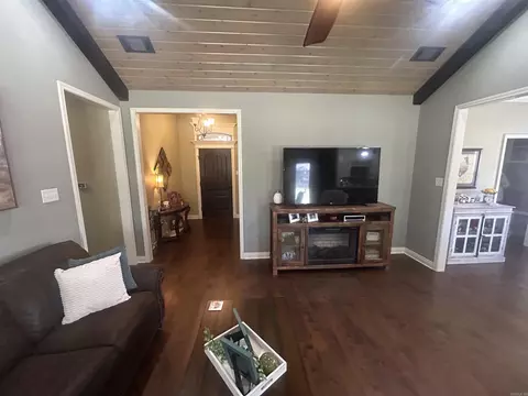 Entry Way - 109 Cedar Fence Dr, Beebe, AR 72012 photo 3 of 6