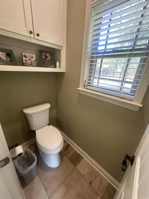 Bath - 109 Cedar Fence Dr, Beebe, AR 72012 photo 4 of 6