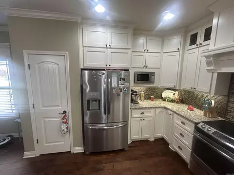 Kitchen - 109 Cedar Fence Dr, Beebe, AR 72012 photo 4 of 4