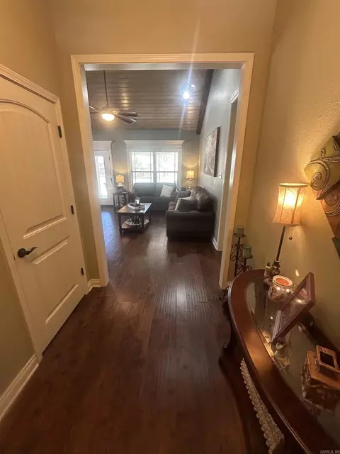 Entry Way - 109 Cedar Fence Dr, Beebe, AR 72012 photo 2 of 6