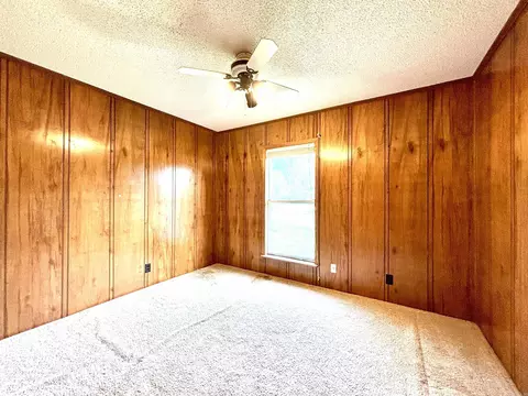 Bedroom - 2139 S Main St, Malvern, AR 72104 photo 2 of 3