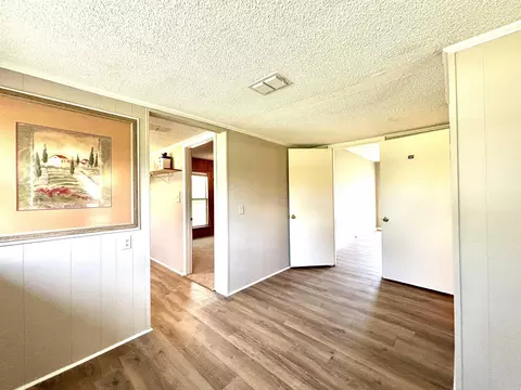 Entry Way - 2139 S Main St, Malvern, AR 72104 photo 1 of 2