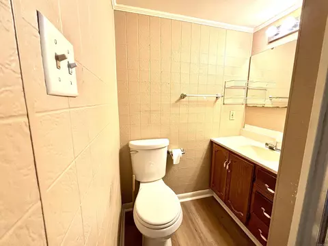Bath - 2139 S Main St, Malvern, AR 72104 photo 3 of 3