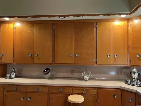 Kitchen - 3700 S Olive St, Pine Bluff, AR 71603 photo 4 of 10