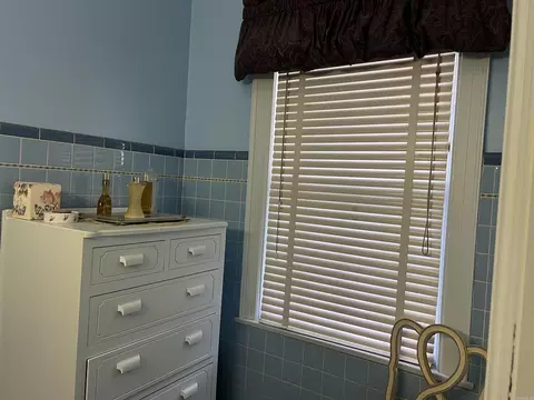 Bath - 3700 S Olive St, Pine Bluff, AR 71603 photo 5 of 8