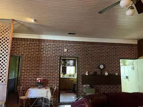 Entry Way - 3700 S Olive St, Pine Bluff, AR 71603 photo 3 of 3