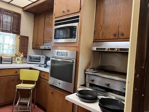 Kitchen - 3700 S Olive St, Pine Bluff, AR 71603 photo 10 of 10