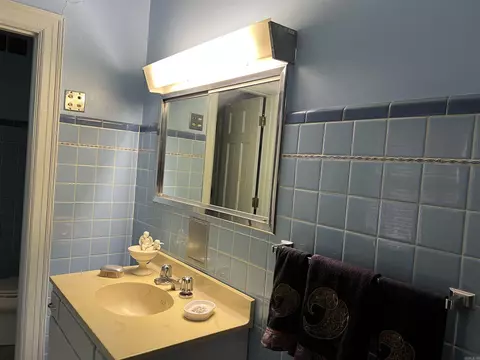 Bath - 3700 S Olive St, Pine Bluff, AR 71603 photo 4 of 8