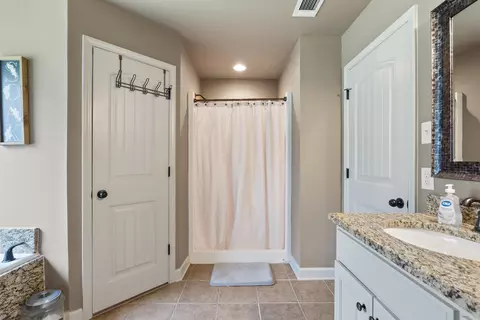 Bath - 168 Creekside Dr, Austin, AR 72007 photo 4 of 7
