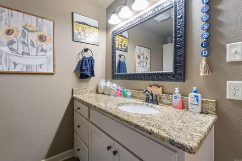 Bath - 168 Creekside Dr, Austin, AR 72007 photo 7 of 7
