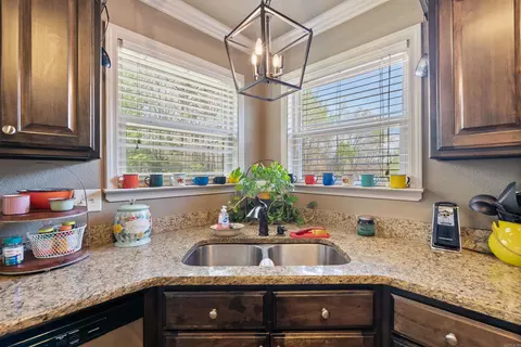 Kitchen - 168 Creekside Dr, Austin, AR 72007 photo 4 of 6