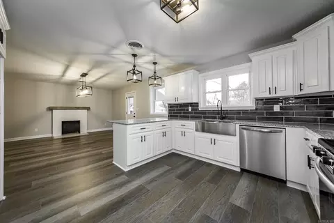 Kitchen - 103 W Oklahoma St, Beebe, AR 72012 photo 7 of 8