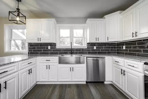 Kitchen - 103 W Oklahoma St, Beebe, AR 72012 photo 2 of 8