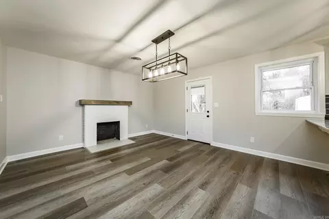 Living - 103 W Oklahoma St, Beebe, AR 72012 photo 5 of 8