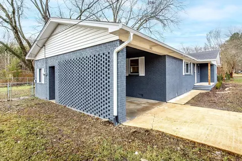Exterior - 103 W Oklahoma St, Beebe, AR 72012 photo 4 of 9