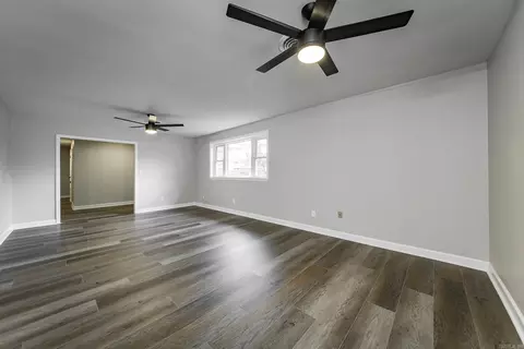Living - 103 W Oklahoma St, Beebe, AR 72012 photo 3 of 8