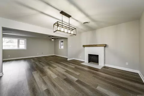 Living - 103 W Oklahoma St, Beebe, AR 72012 photo 6 of 8
