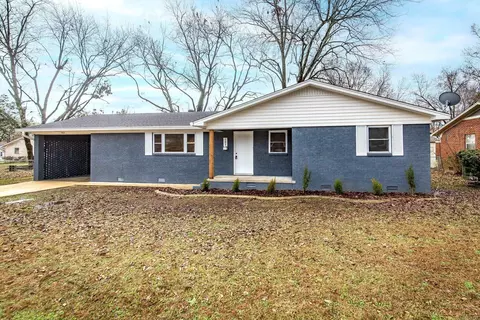 Exterior - 103 W Oklahoma St, Beebe, AR 72012 photo 1 of 9
