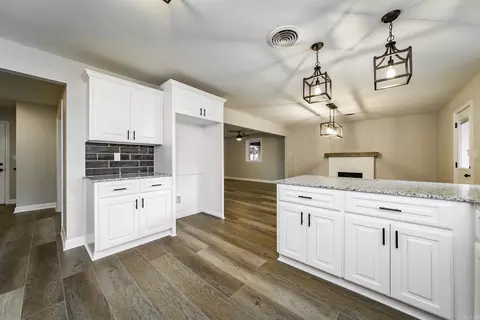Kitchen - 103 W Oklahoma St, Beebe, AR 72012 photo 4 of 8