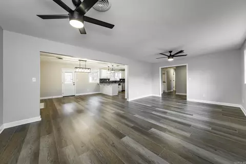 Living - 103 W Oklahoma St, Beebe, AR 72012 photo 2 of 8