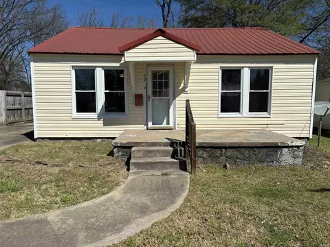 1206 W Race St, Searcy, AR 72143