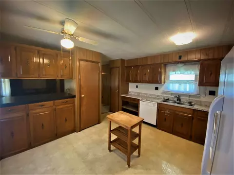 Kitchen - 347 Wehmeyer Loop, Mountain Home, AR 72653 photo 2 of 2