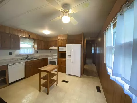 Kitchen - 347 Wehmeyer Loop, Mountain Home, AR 72653 photo 1 of 2