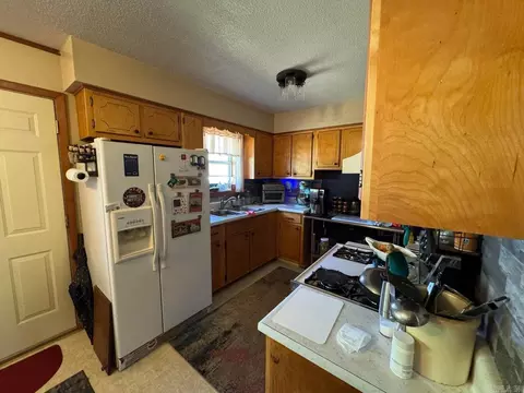 Kitchen - 16 Diane Ave, Ash Flat, AR 72513 photo 1 of 4