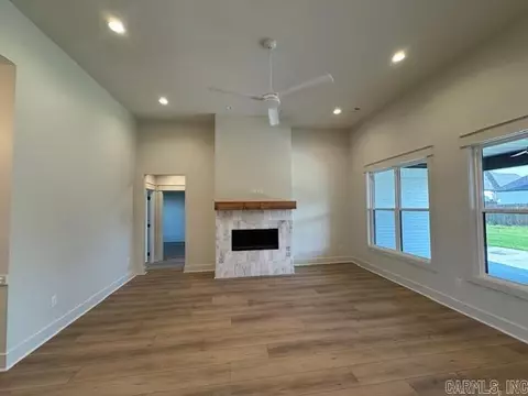 2348 Pleasant Cv, Conway, AR 72034 photo 4
