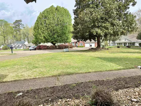 Exterior - 1065 Cambridge Ct, Benton, AR 72019 photo 5 of 14