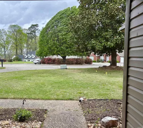 Exterior - 1065 Cambridge Ct, Benton, AR 72019 photo 4 of 14